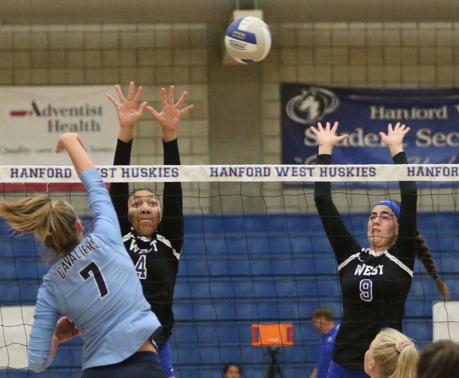 Huskies lose momentum